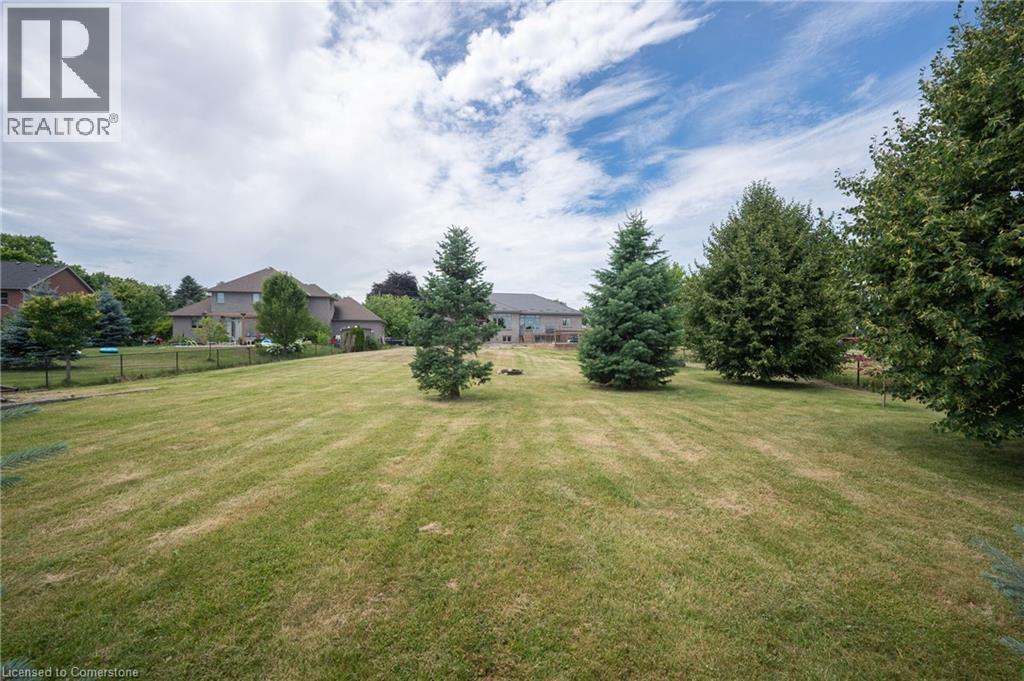 Photo 36 of 628 Mt Pleasant Road, Brantford ON