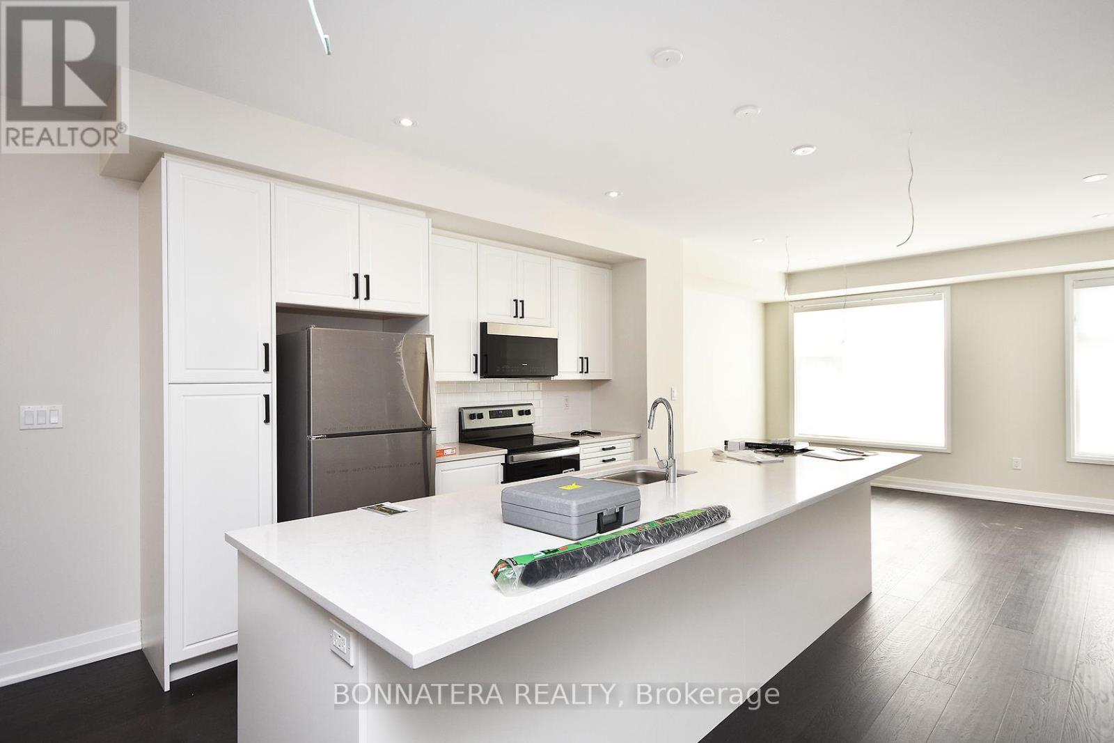 Photo 7 of 2461 Belt Lane, Oakville ON