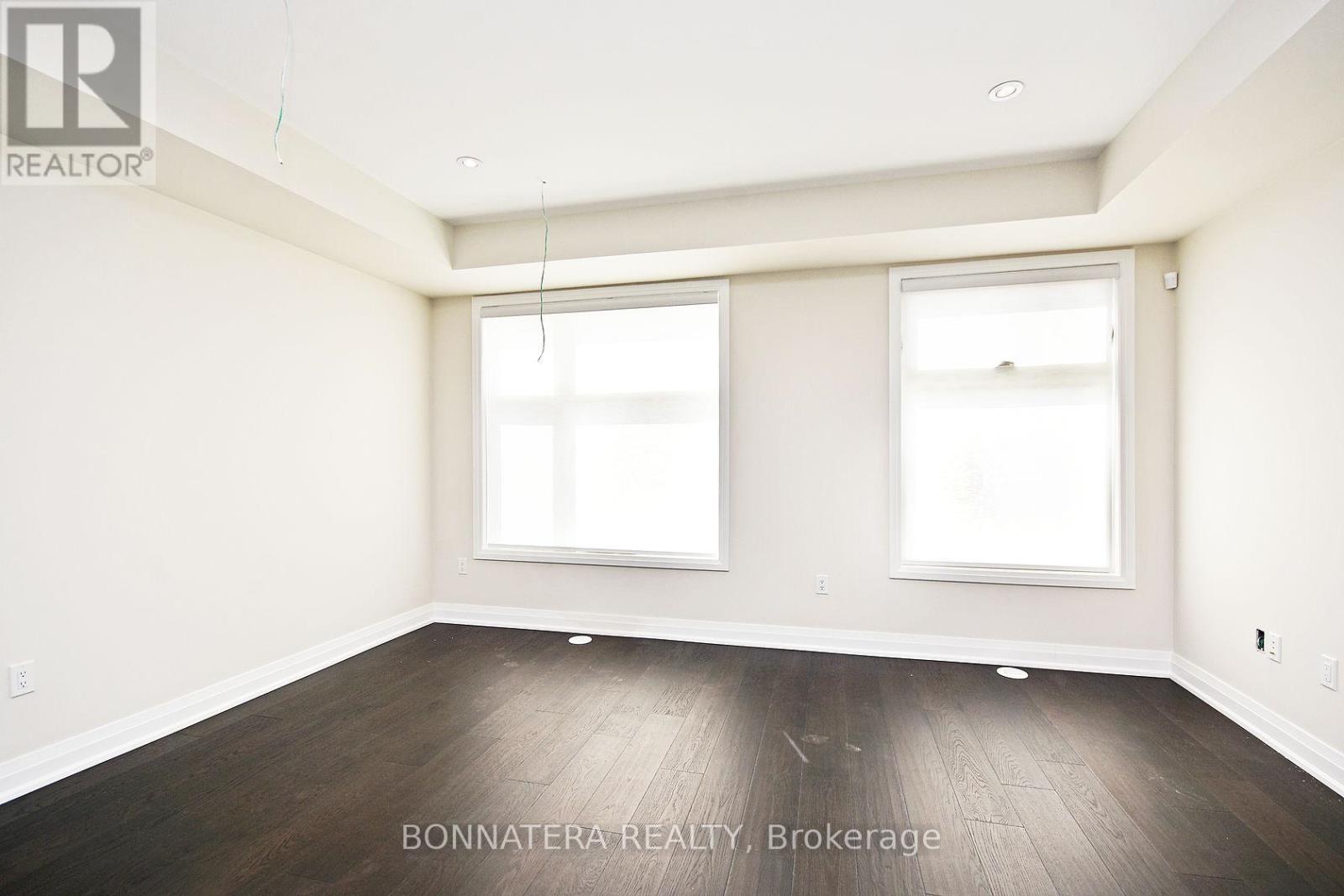 Photo 3 of 2461 Belt Lane, Oakville ON