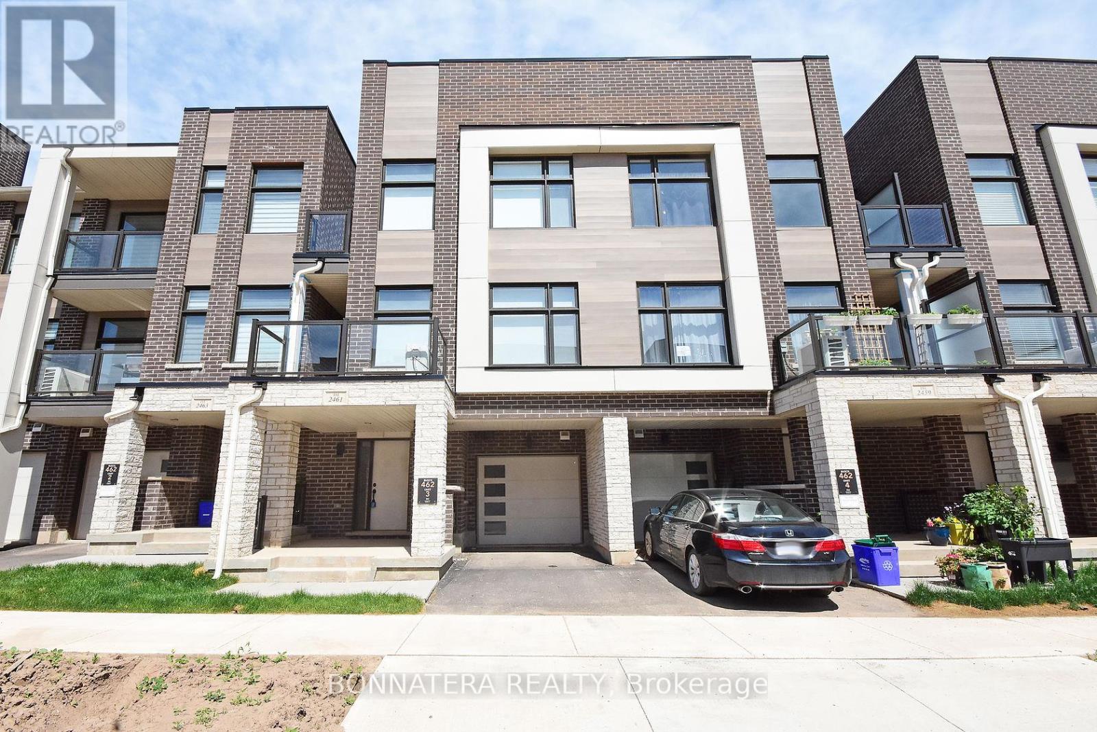 Photo 4 of 2461 Belt Lane, Oakville ON