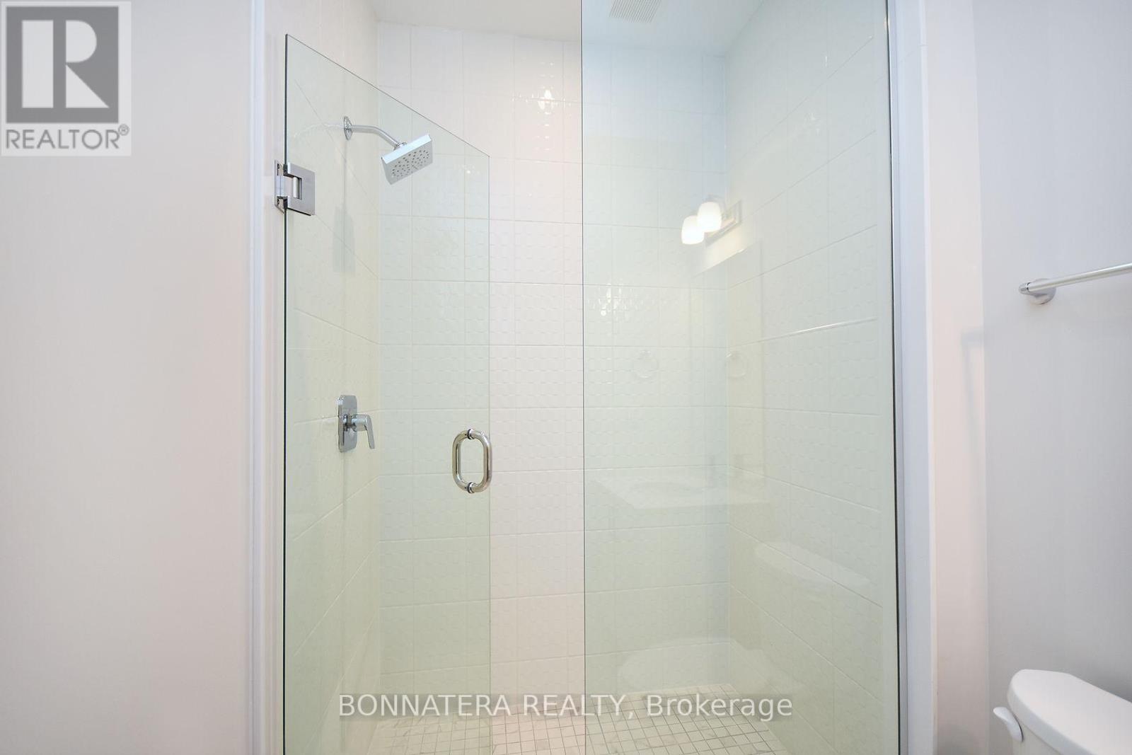 Photo 40 of 2461 Belt Lane, Oakville ON