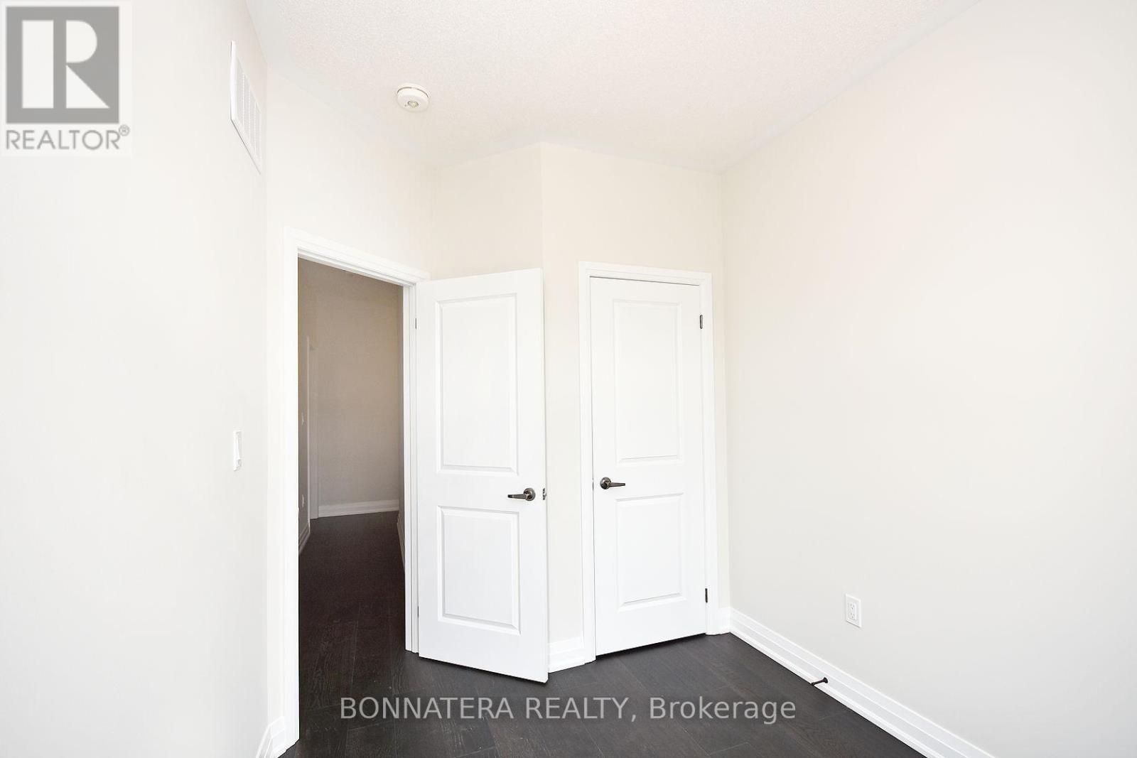 Photo 8 of 2461 Belt Lane, Oakville ON