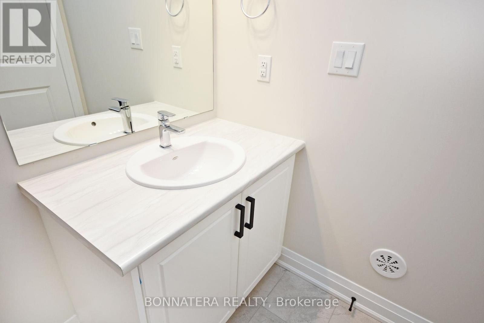 Photo 13 of 2461 Belt Lane, Oakville ON