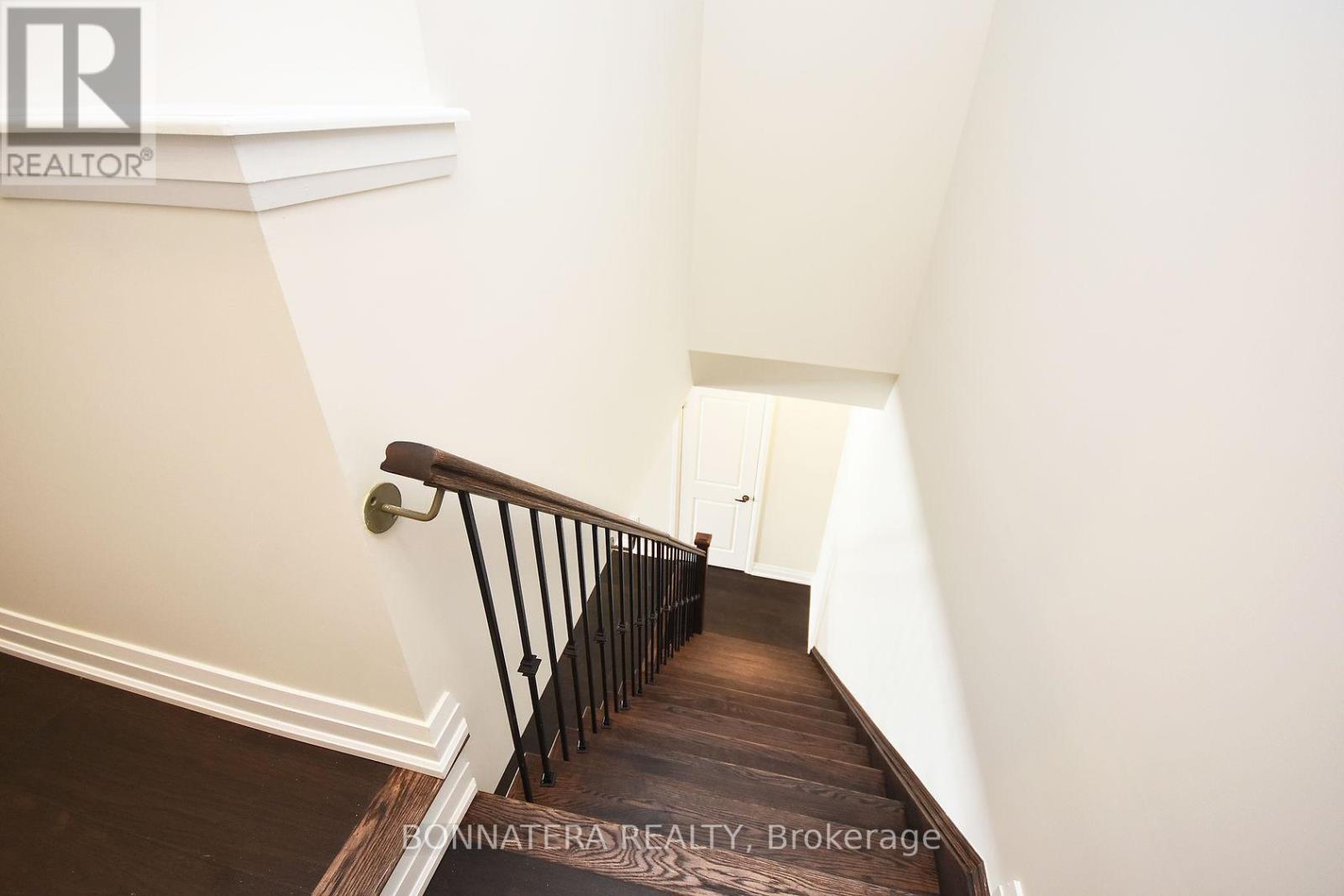 Photo 30 of 2461 Belt Lane, Oakville ON
