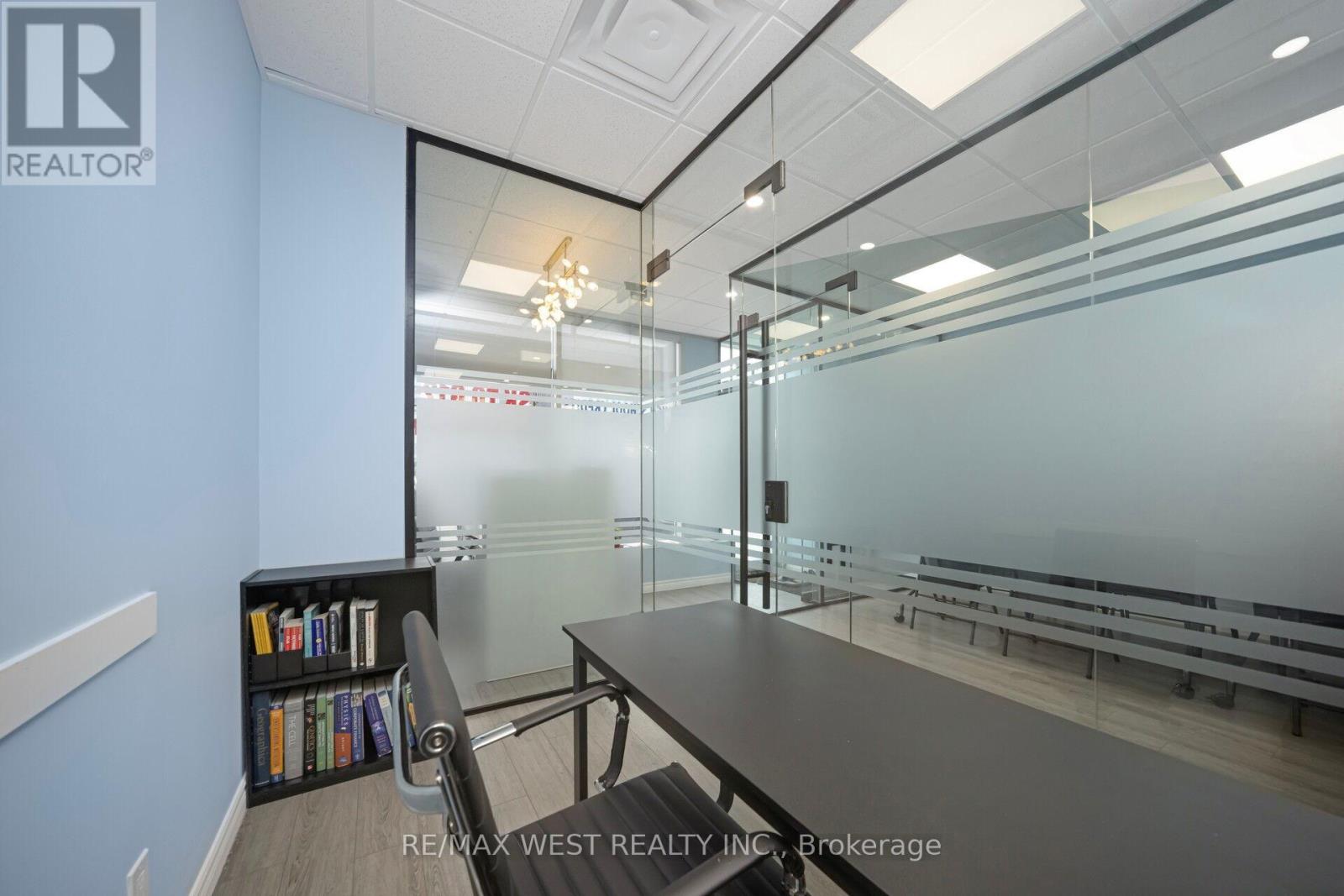 Photo 20 of 17 1235 Queensway E, Mississauga ON