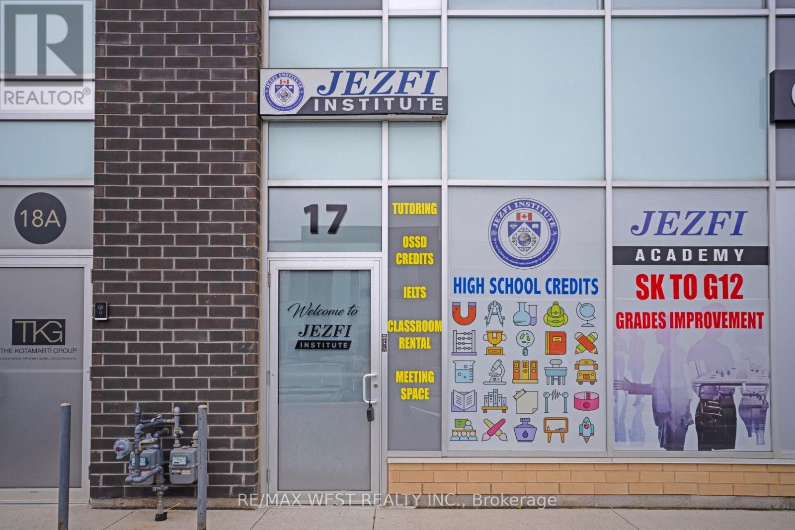 Photo 11 of 17 1235 Queensway E, Mississauga ON