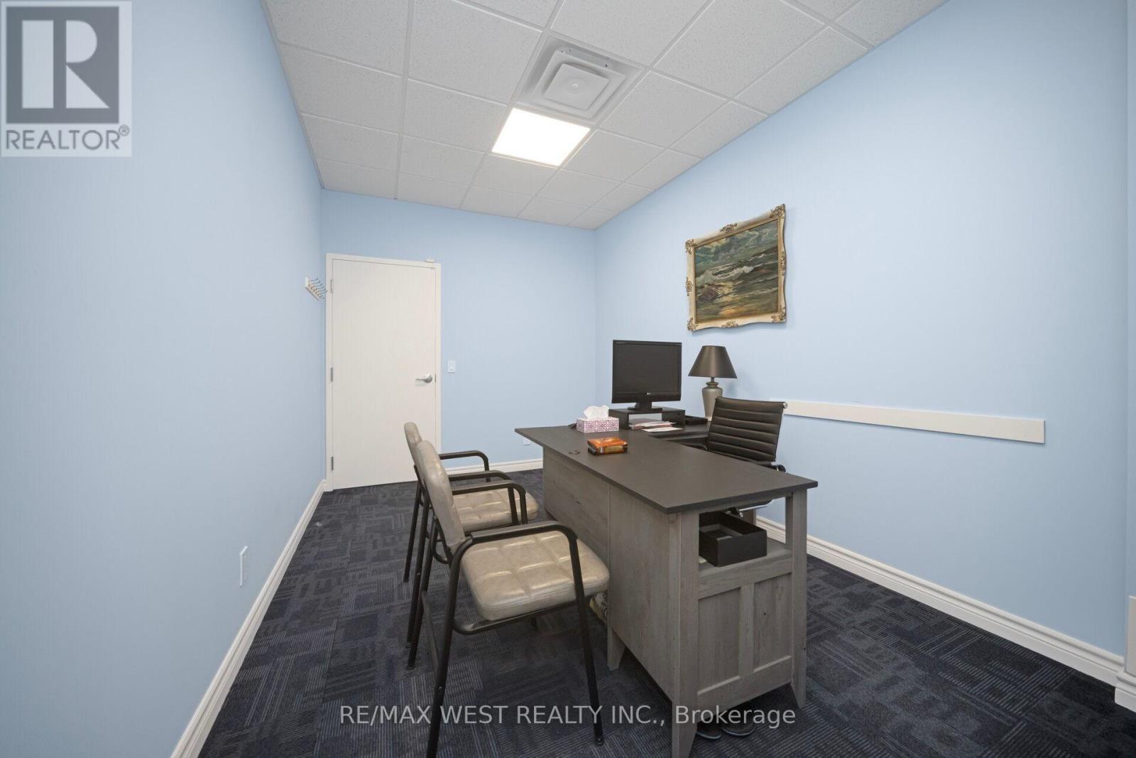 Photo 8 of 17 1235 Queensway E, Mississauga ON