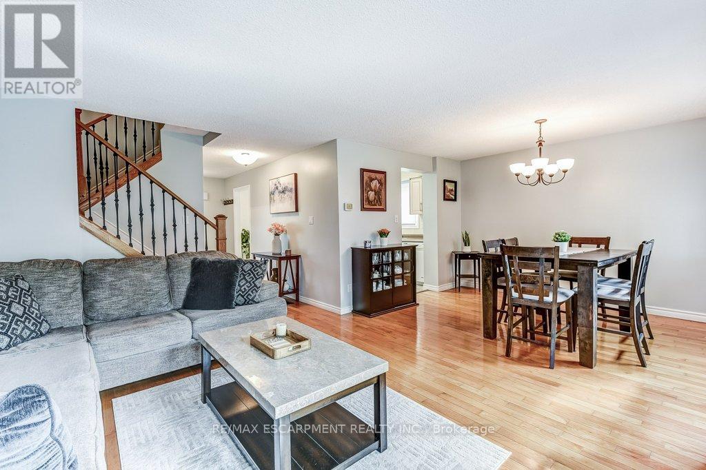 Photo 33 of 2779 Andorra Circle, Mississauga ON