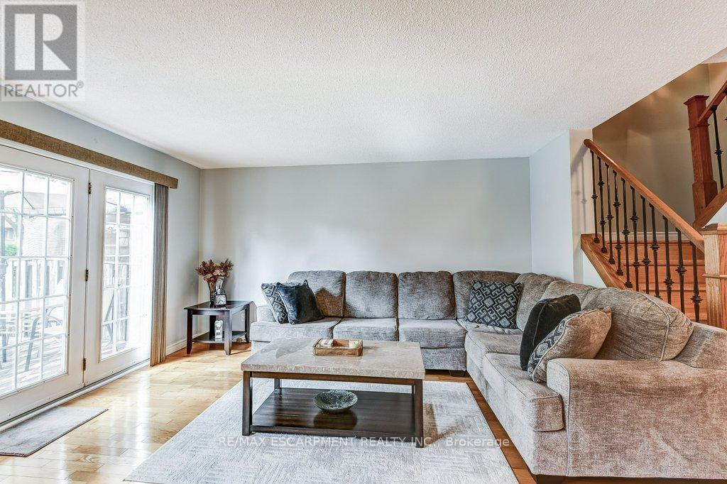 Photo 26 of 2779 Andorra Circle, Mississauga ON