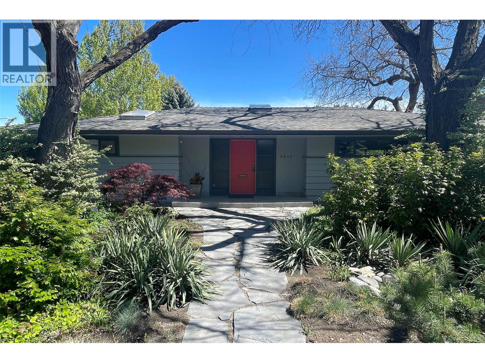  2021 Abbott Street, Kelowna
