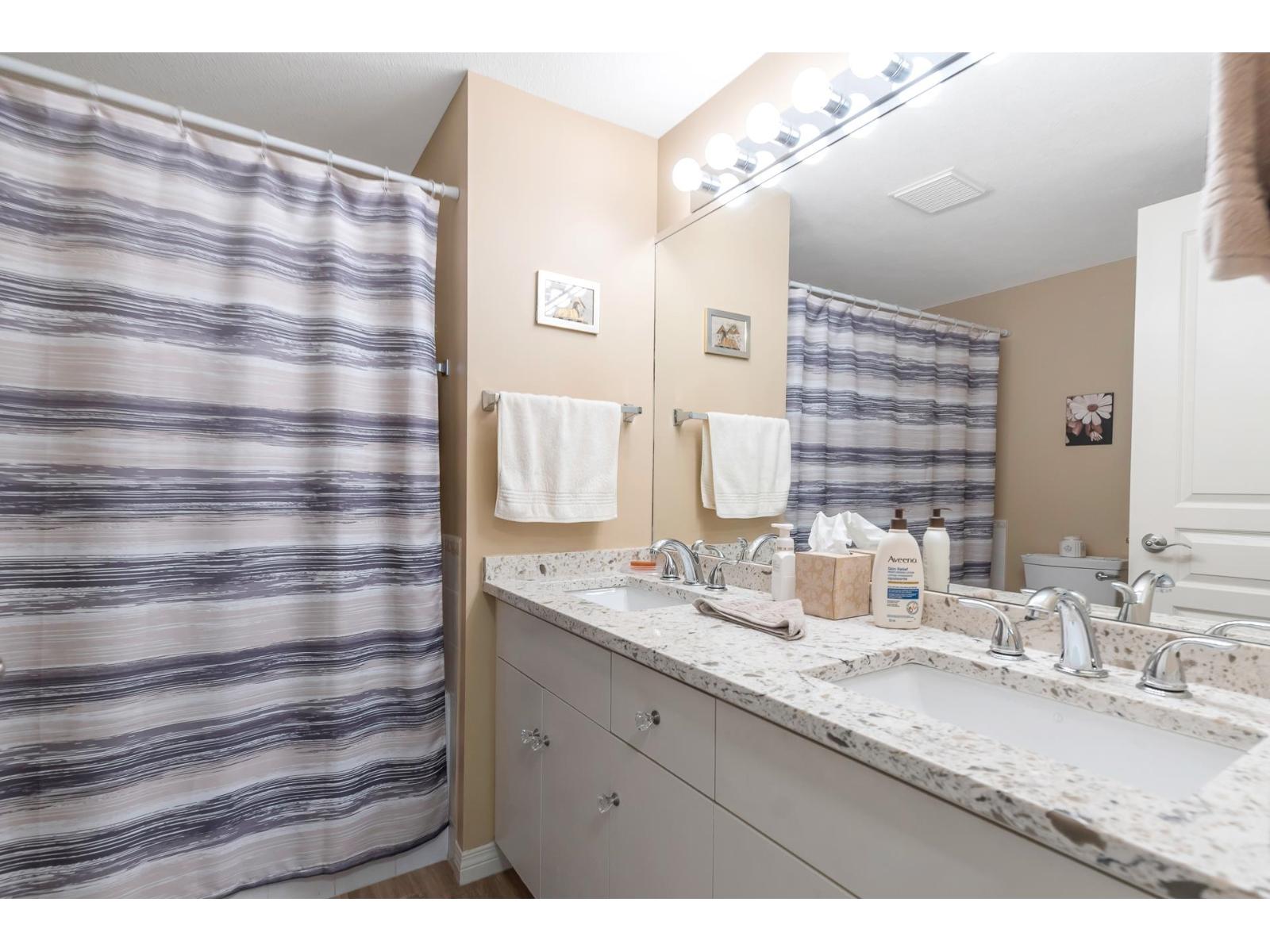 Photo 2 of 5 31406 Upper Maclure Road, Abbotsford BC