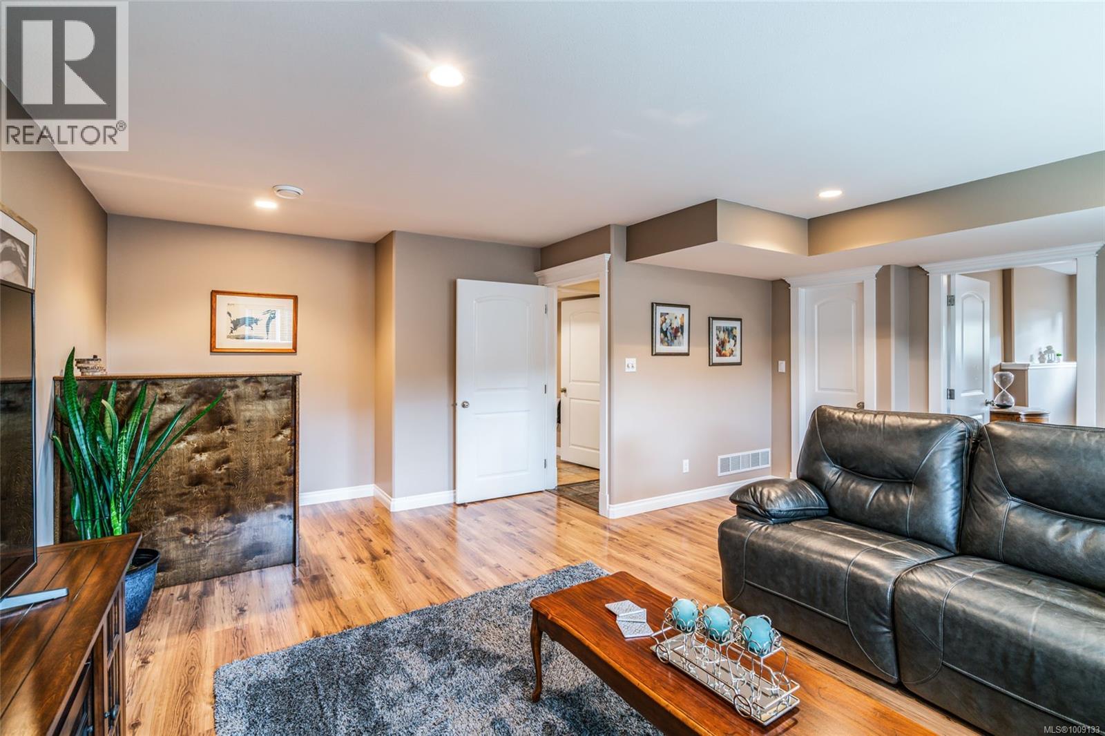 Photo 7 of 1623 Stone Lake Dr, Nanoose Bay BC