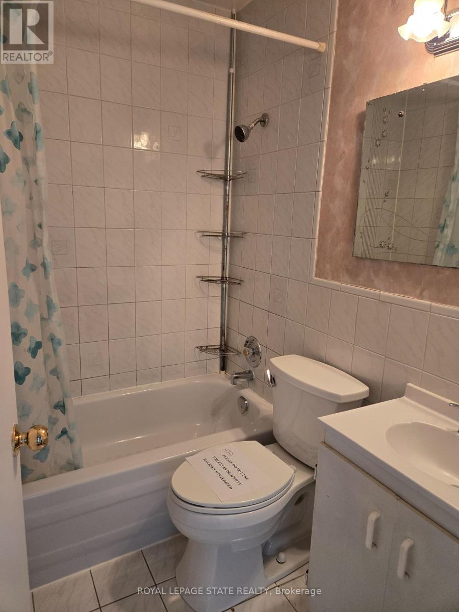 Photo 11 of 218 East 44th Street, Hamilton ON