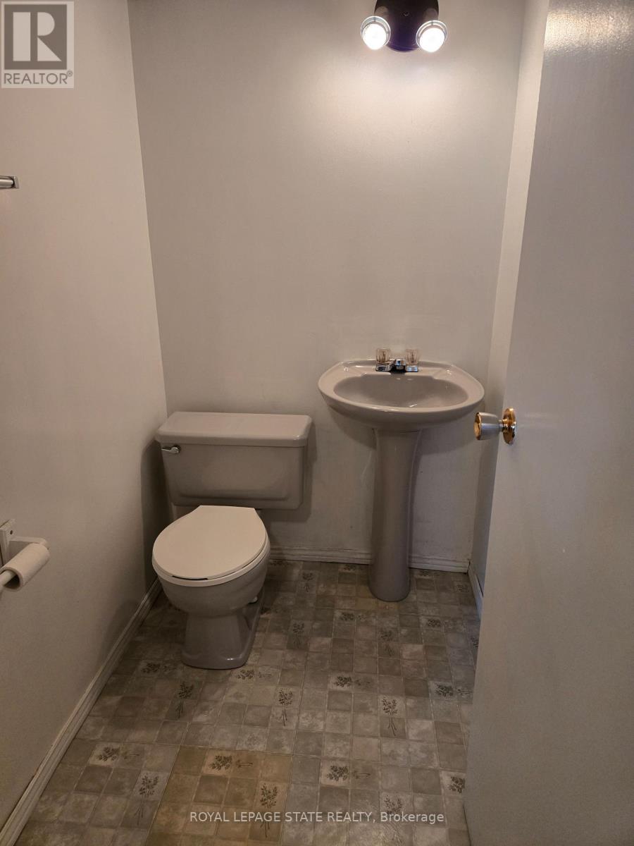 Photo 2 of 218 East 44th Street, Hamilton ON