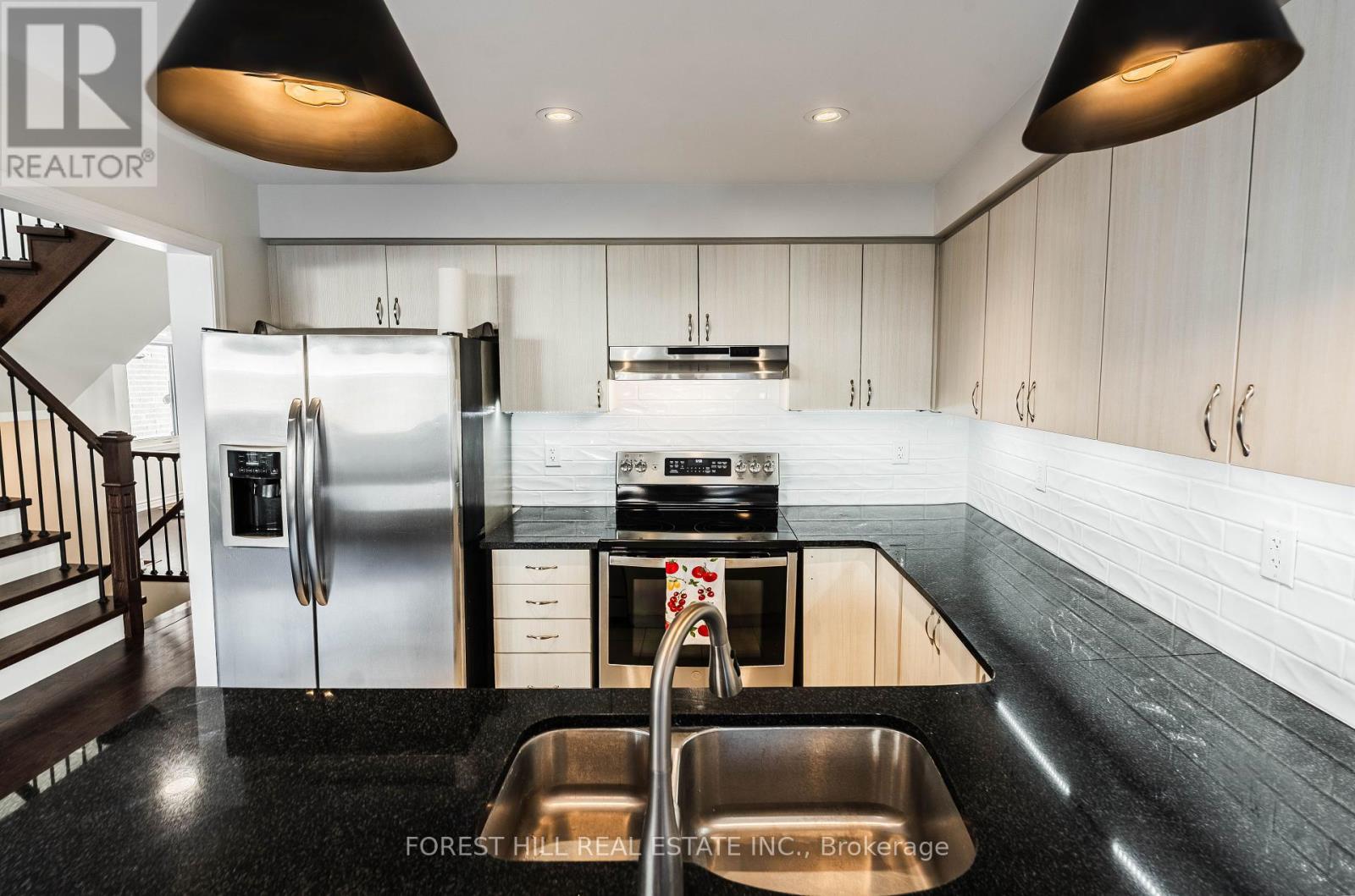 Photo 13 of 11 Glenvista Drive, Kitchener ON