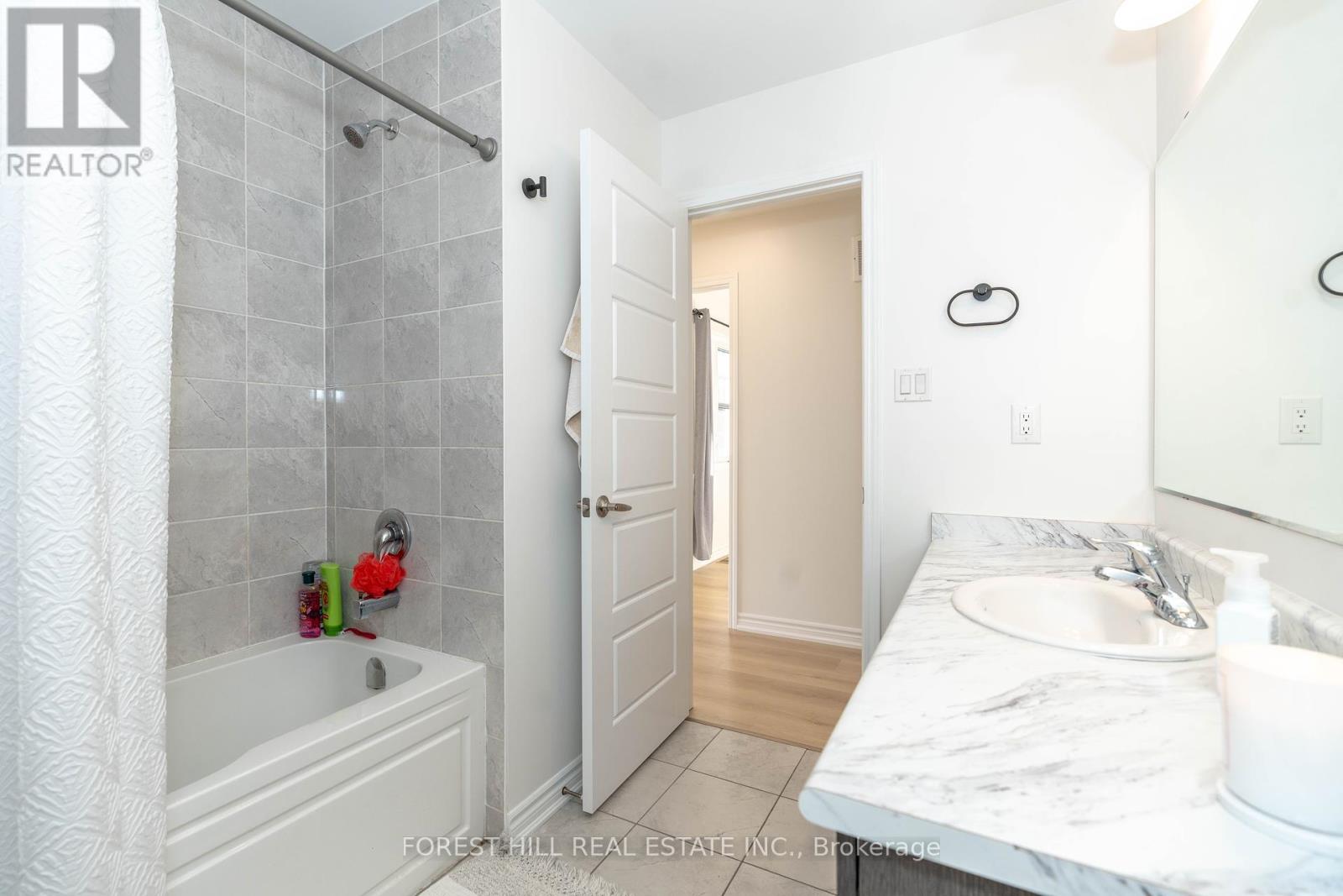 Photo 37 of 11 Glenvista Drive, Kitchener ON