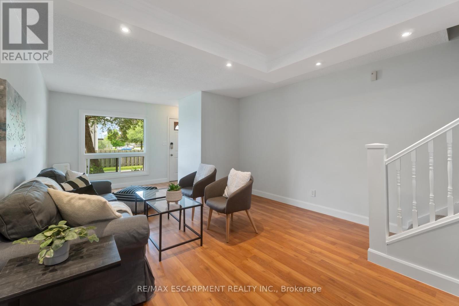 Photo 7 of 10 8646 Willoughby Drive, Niagara Falls ON