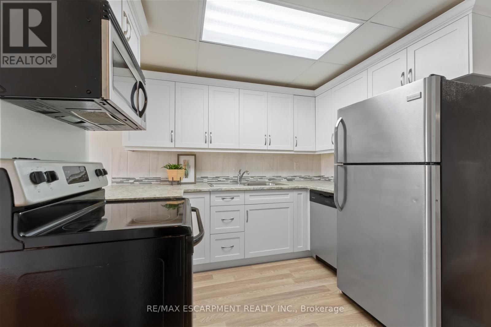 Photo 10 of 10 8646 Willoughby Drive, Niagara Falls ON