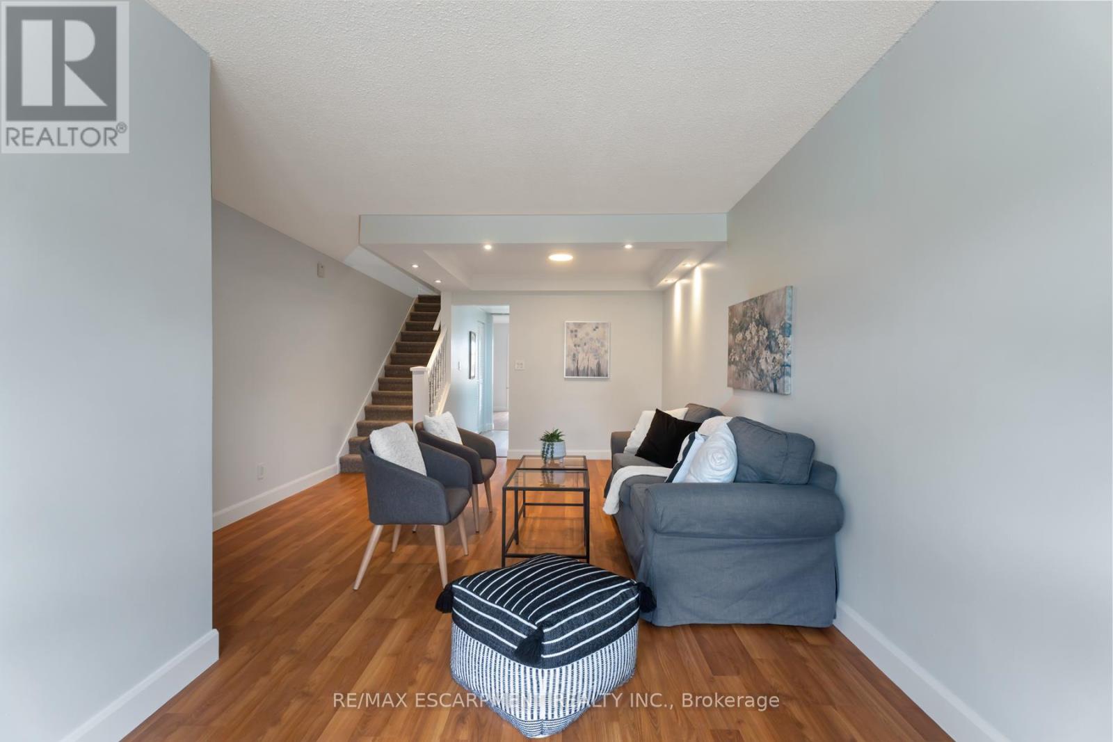 Photo 16 of 10 8646 Willoughby Drive, Niagara Falls ON