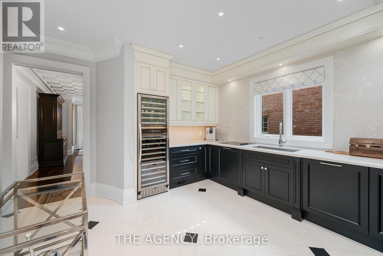 Photo 18 of 49 Bayside Court, Vaughan ON
