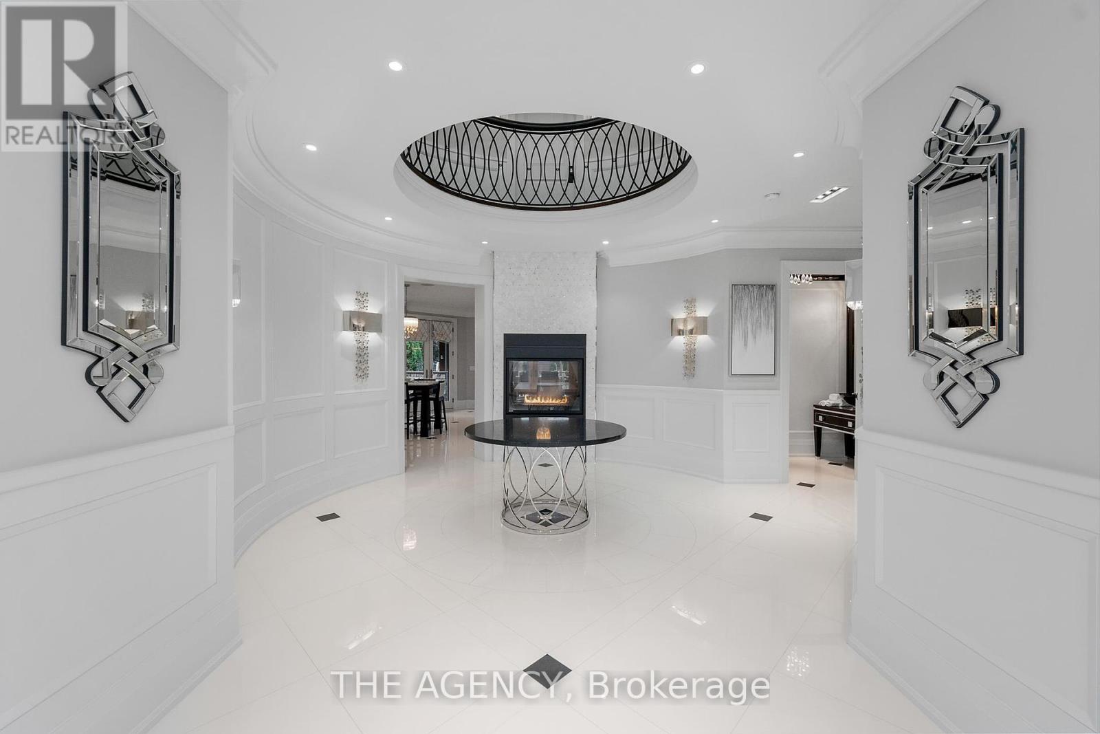 Photo 9 of 49 Bayside Court, Vaughan ON