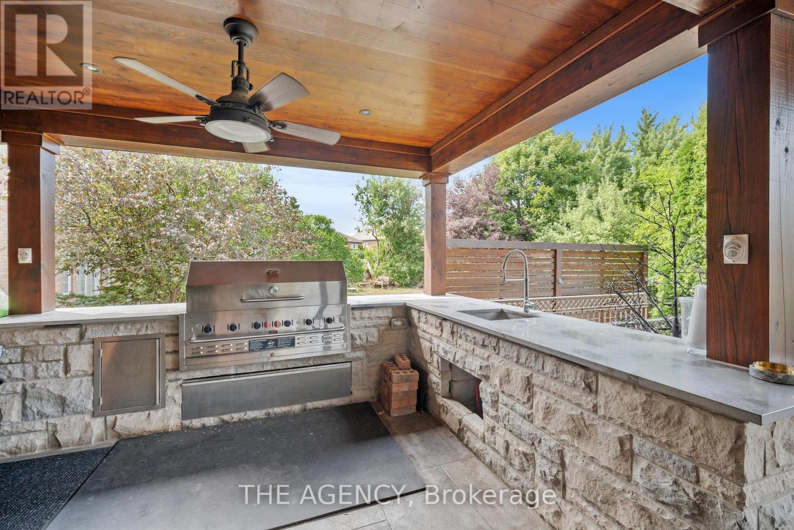 Photo 41 of 49 Bayside Court, Vaughan ON