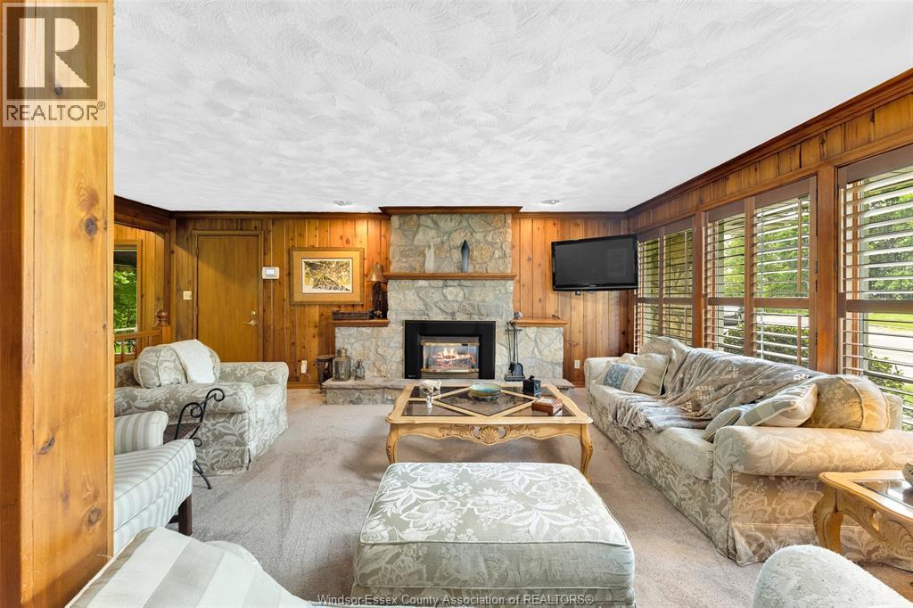Photo 13 of 1506 Whitewood, Kingsville ON