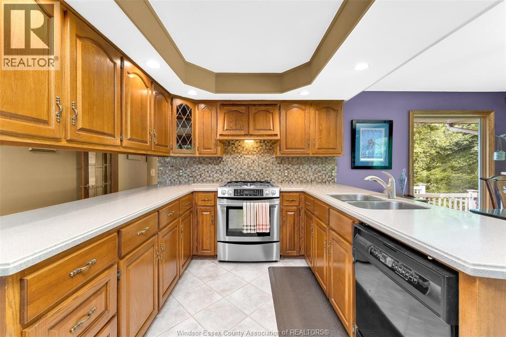 Photo 19 of 1506 Whitewood, Kingsville ON