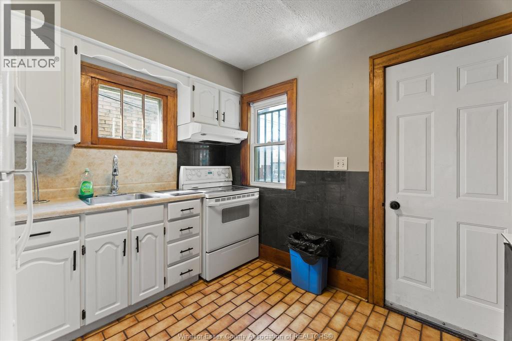 Photo 31 of 637 Rankin, Windsor ON