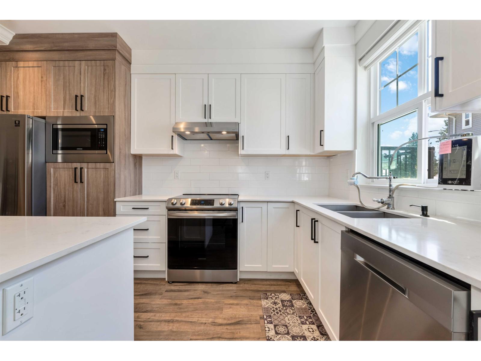 Photo 15 of 26 2033 Mckenzie Road, Abbotsford BC