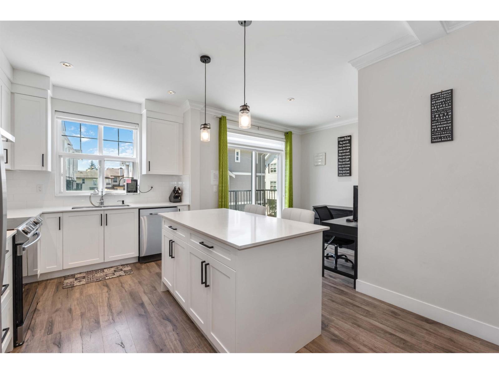 Photo 12 of 26 2033 Mckenzie Road, Abbotsford BC