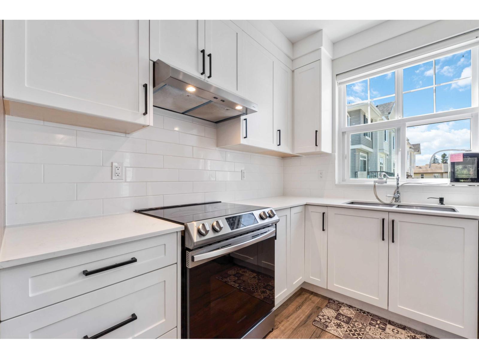 Photo 16 of 26 2033 Mckenzie Road, Abbotsford BC