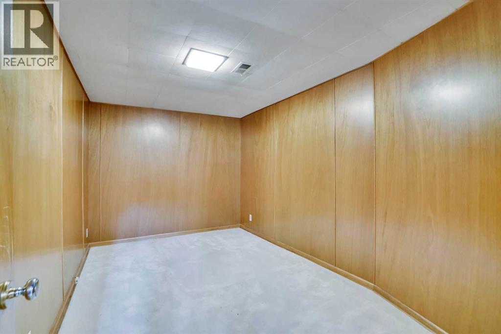 Single Family House Bungalow for Sale in  Kelwood Drive SW Glendale Calgary 