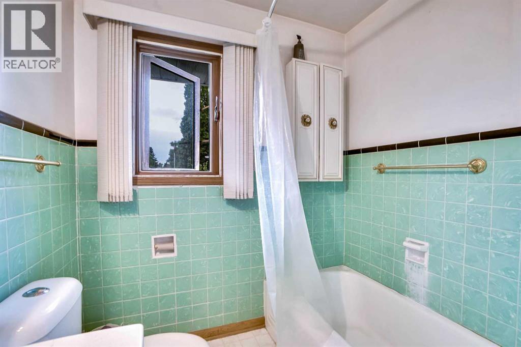 Single Family House Bungalow for Sale in  Kelwood Drive SW Glendale Calgary 