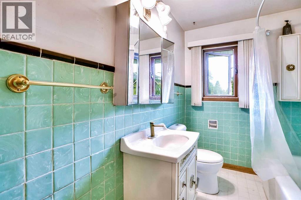 Single Family House Bungalow for Sale in  Kelwood Drive SW Glendale Calgary 