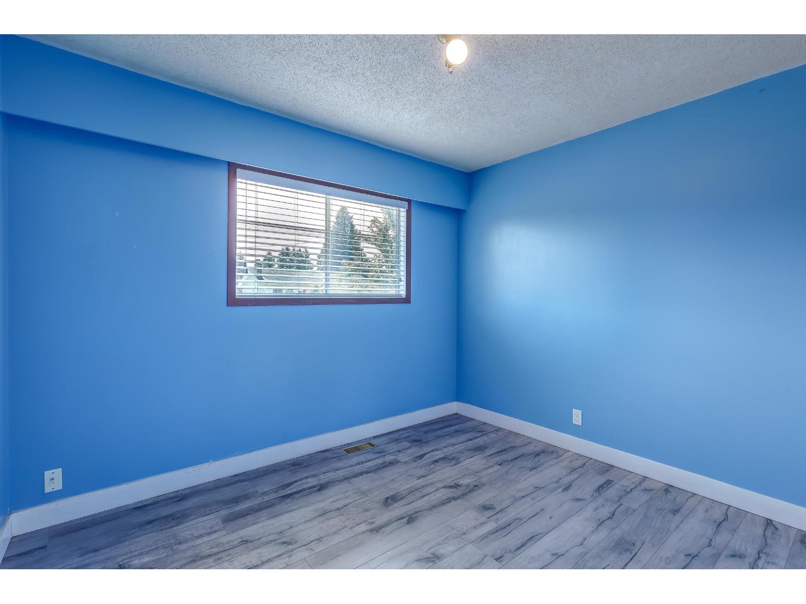 House in Mission - Image 11