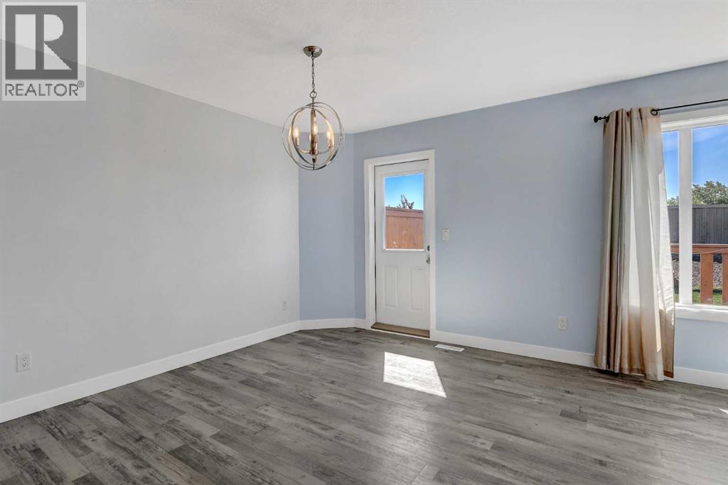 Photo 5 of 8417 101 Avenue, Grande Prairie AB