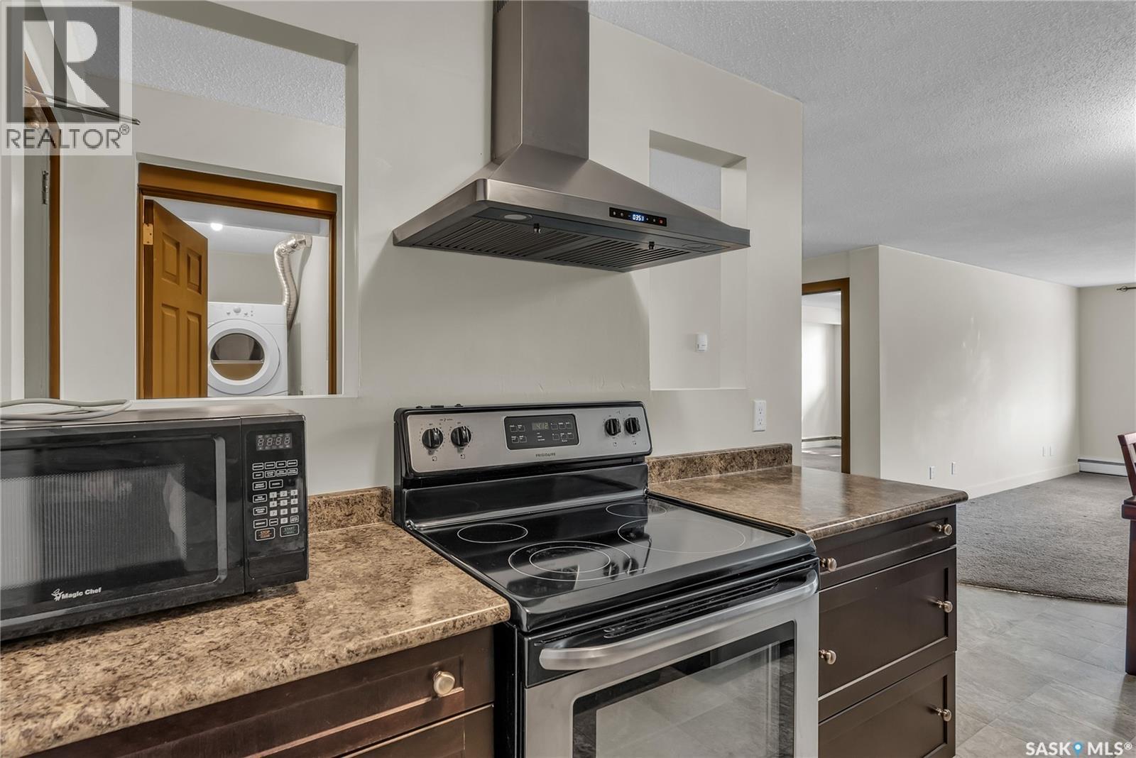 Photo 14 of 1 2707 7th Street E, Saskatoon SK