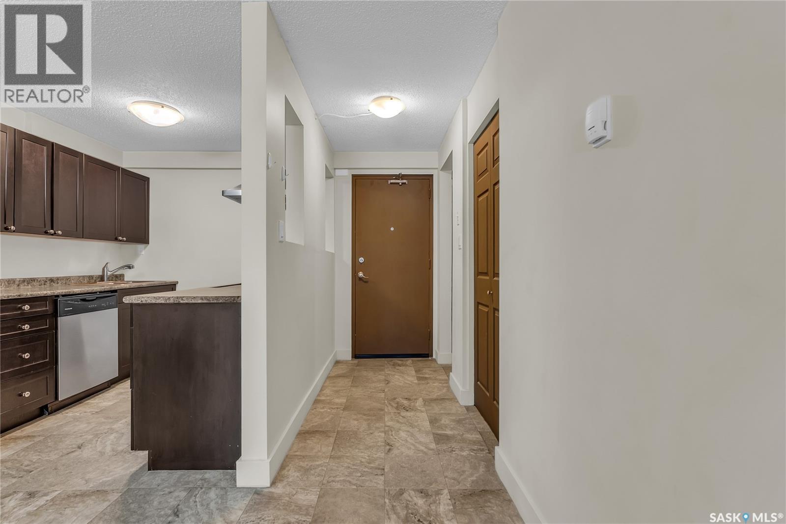 Photo 9 of 1 2707 7th Street E, Saskatoon SK
