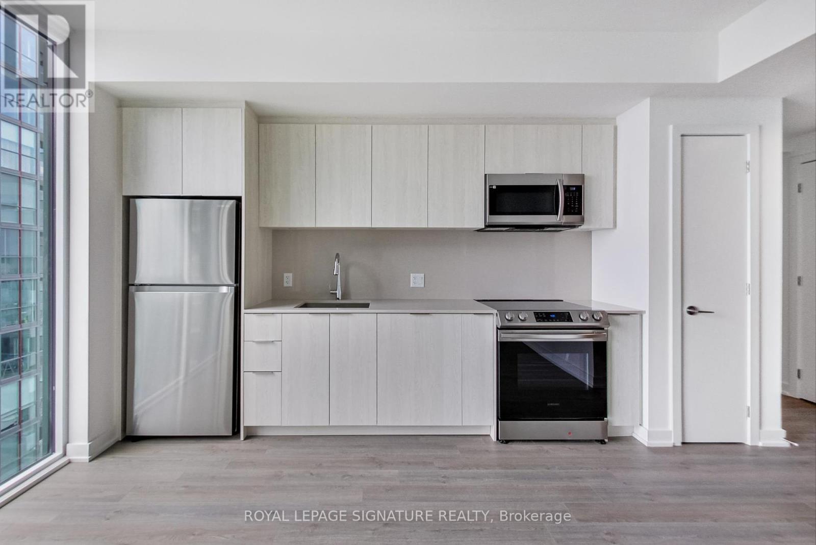 Photo 20 of 3408 357 King Street W, Toronto ON