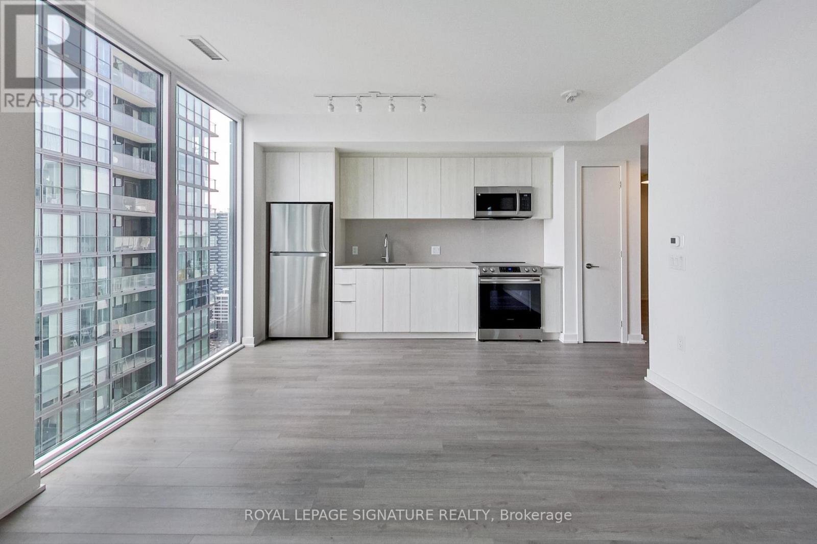 Photo 10 of 3408 357 King Street W, Toronto ON