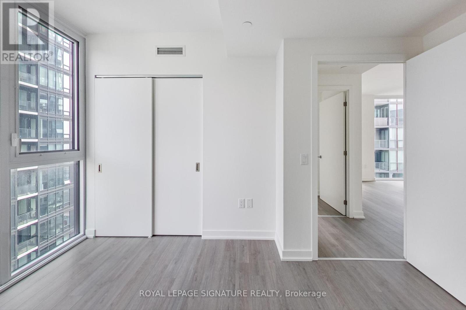 Photo 5 of 3408 357 King Street W, Toronto ON