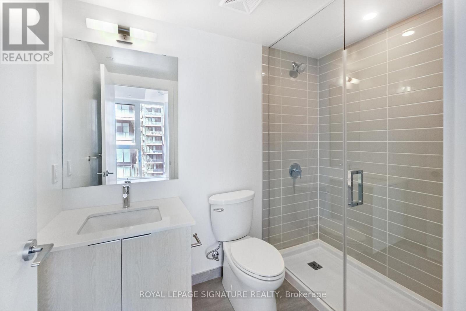 Photo 4 of 3408 357 King Street W, Toronto ON