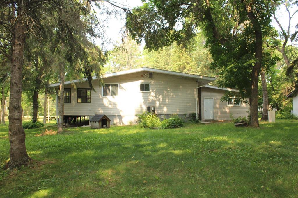 Photo 31 of 14 Westshore Road, Gimli Rm MB