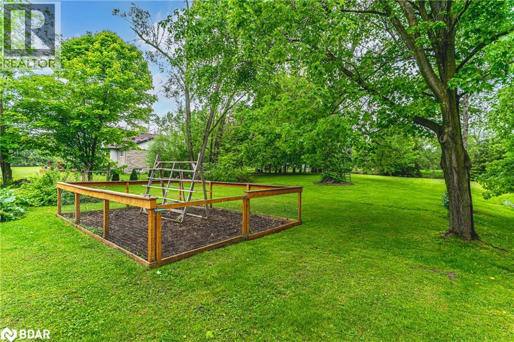Photo 23 of 5853 Yonge Street, Innisfil ON