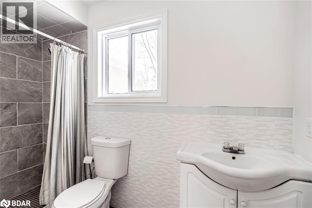 Photo 16 of 5853 Yonge Street, Innisfil ON