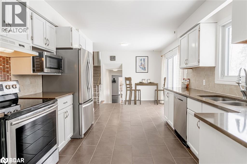 Photo 26 of 5853 Yonge Street, Innisfil ON