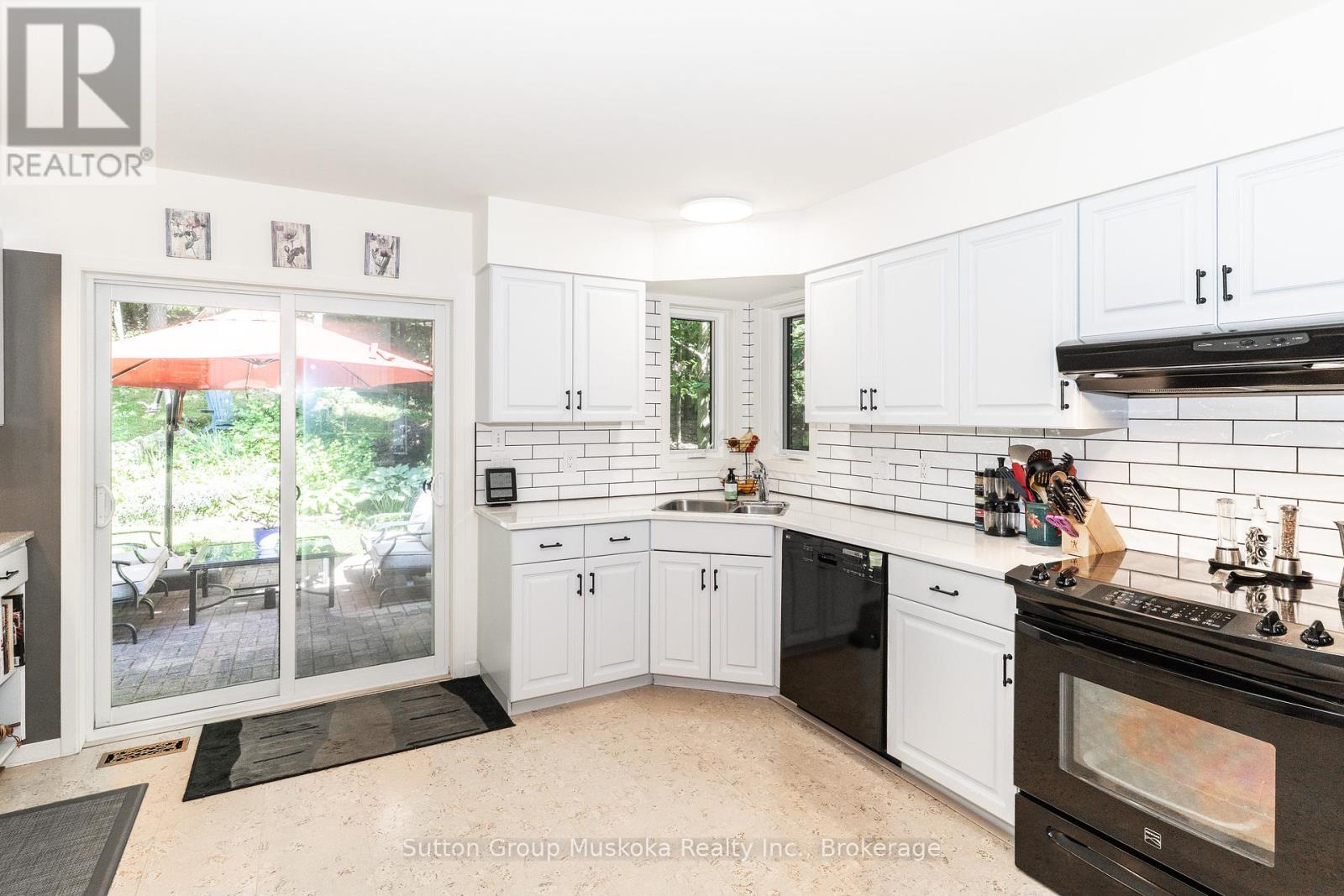 Photo 32 of 12 Silver Oaks Crescent, Huntsville ON