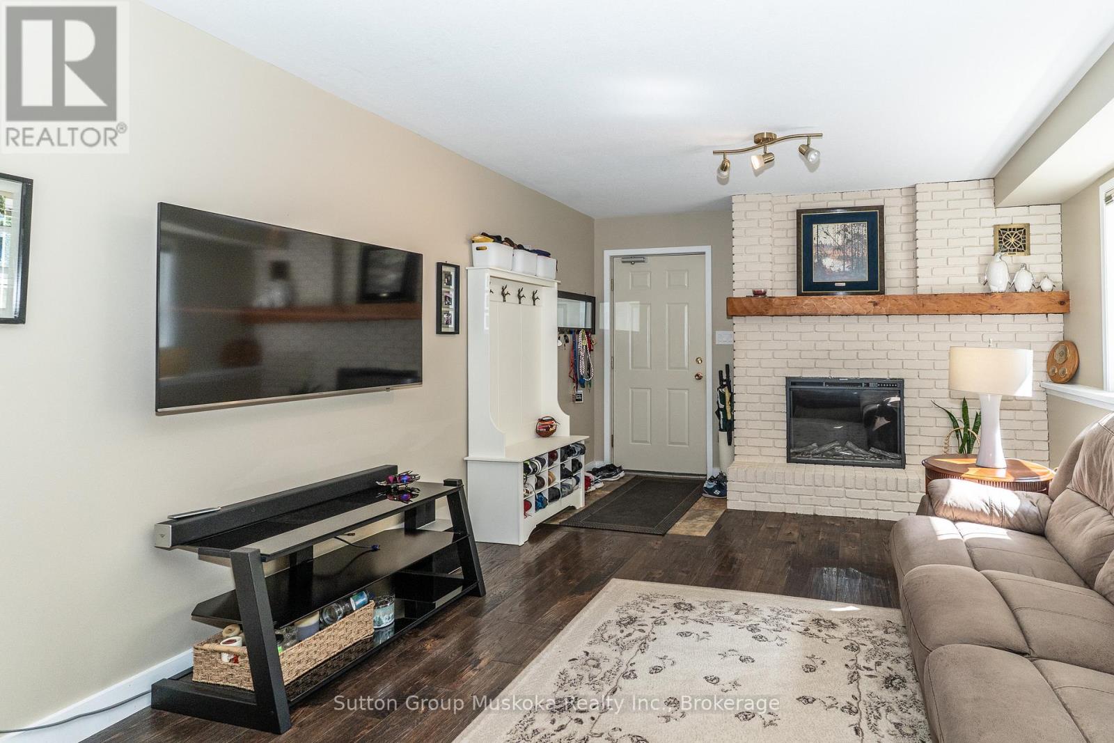 Photo 24 of 12 Silver Oaks Crescent, Huntsville ON