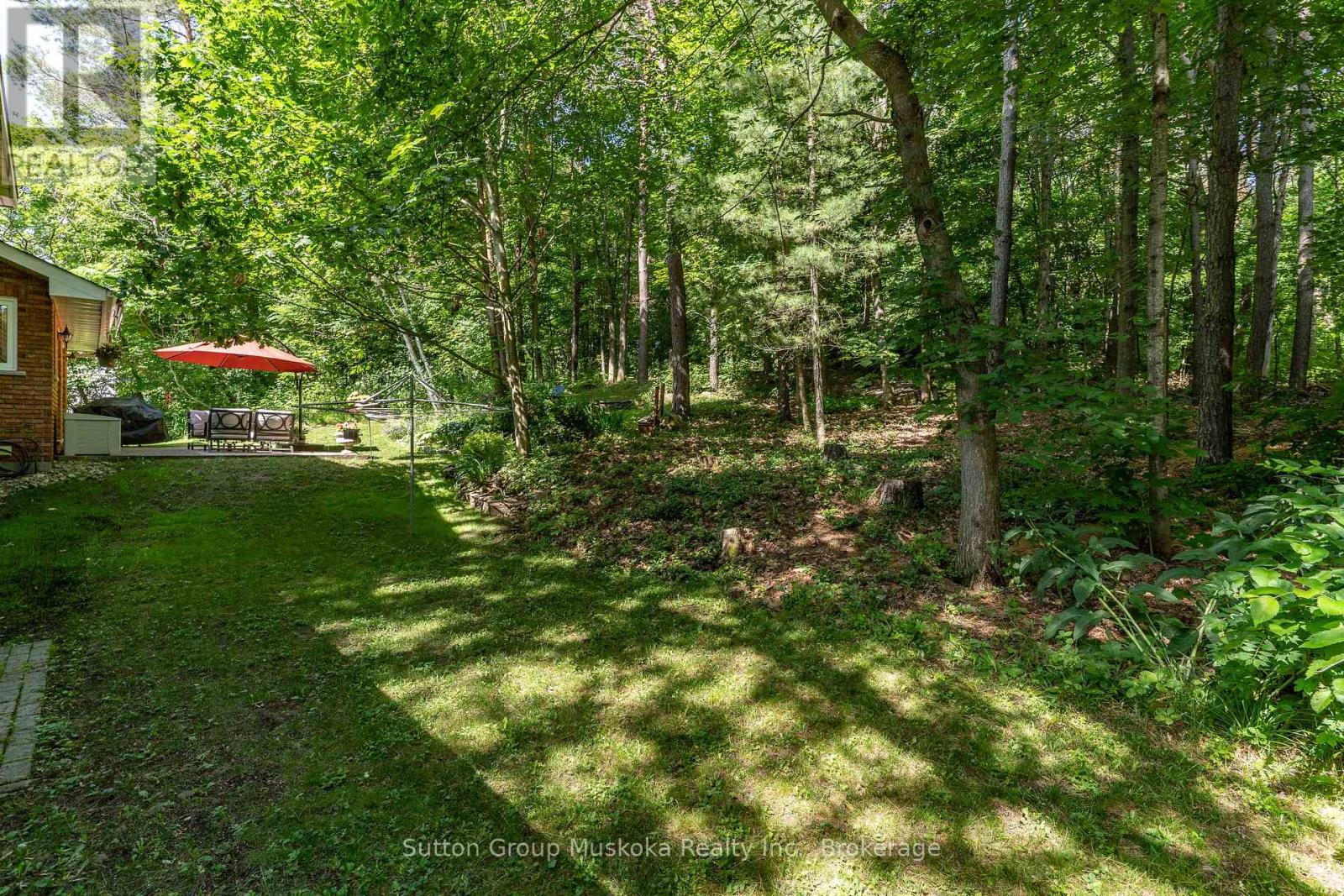 Photo 14 of 12 Silver Oaks Crescent, Huntsville ON